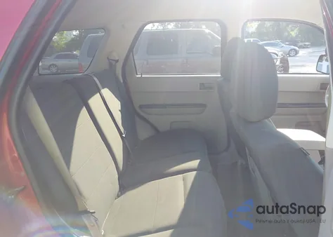 2010 Ford Escape Xls из США, поврежденный, VIN 1FMCU0C71AKB18733